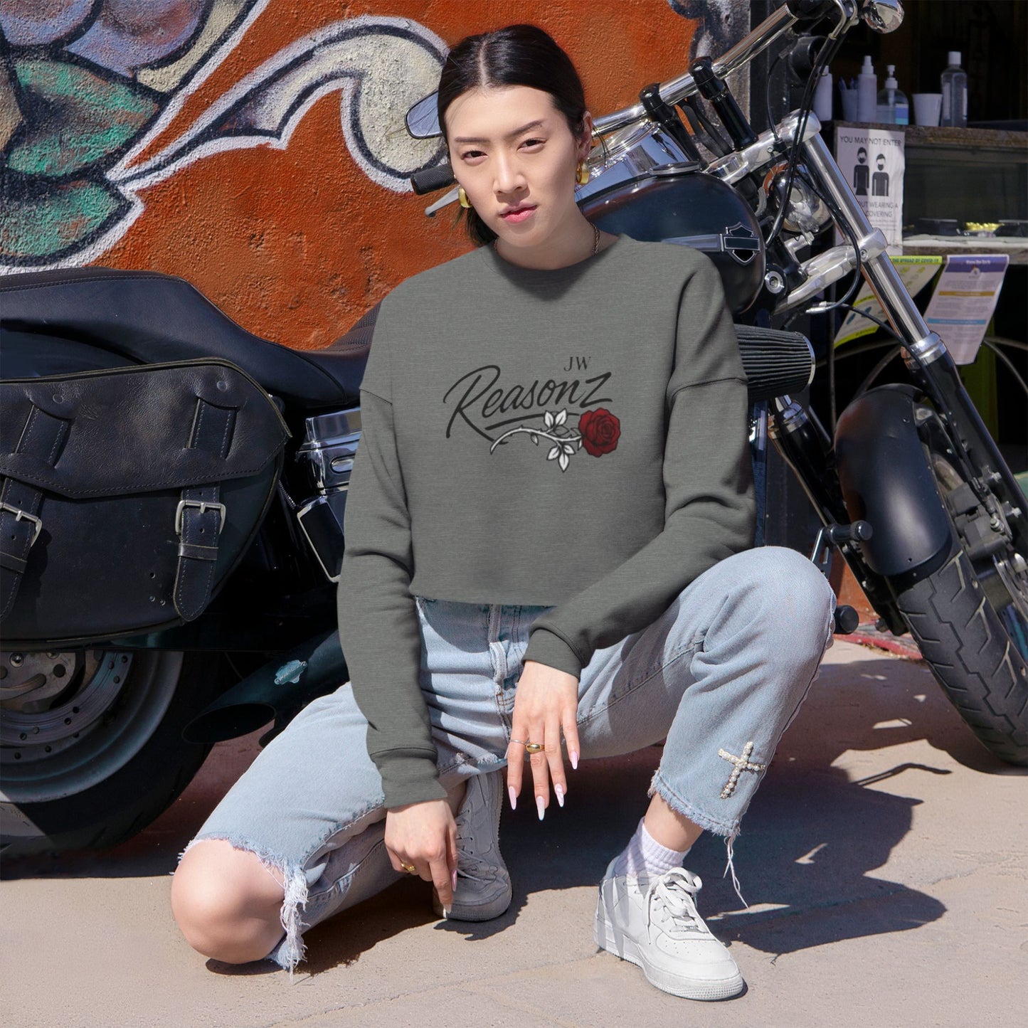 Reasonz Floral Cropped Sweatshirt — Women's Casual Vintage-Inspired Pullover